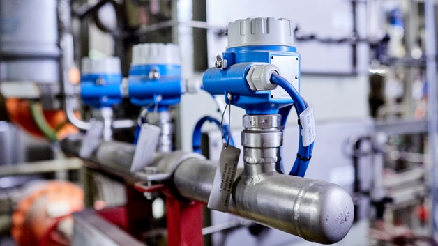 Liquiphant used for leakage detection and to protect the hydrogen-cooled generator.