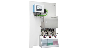 Liquiline Control CDC90 è un sistema automatico per la pulizia e la taratura dei sensori di redox e pH.