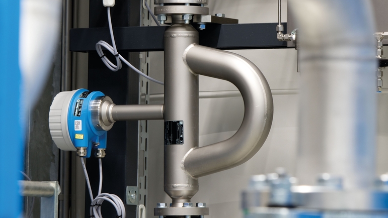 banchina di carico con misuratori di portata Endress+Hauser