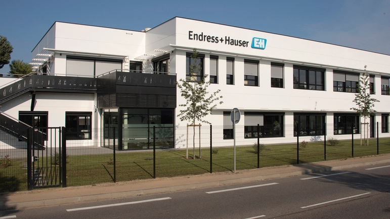 Struttura di Endress+Hauser e Kaiser Optics Systems Kaiser a Lione, Francia.
