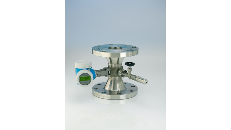 Prowirl F 200 with mounted pressure measuring unit for liquids (can be rotated through 360 °)