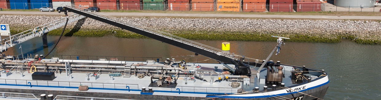 Sistema di bunkeraggio con misuratori di portata massica installato su un'imbarcazione