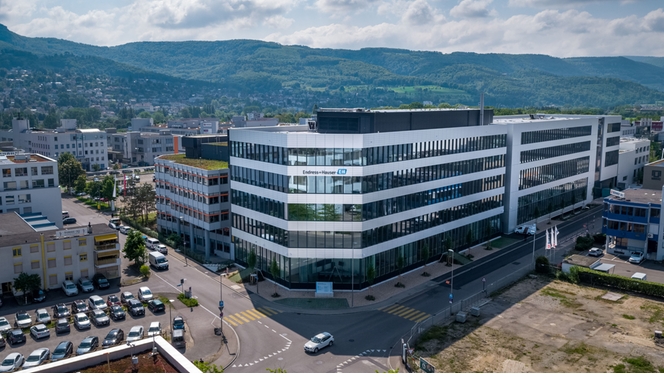 Endress+Hauser erhält den „Global Market Leadership Award“ für magnetisch-induktive Durchflussmessgeräte