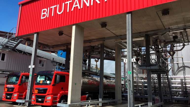 Immagine di una stazione di caricamento del bitume in BITUTANK AG, Svizzera