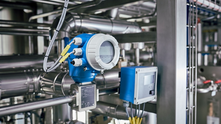 Promag H 300 enregistre la consommation d'eau et le débit des médias CIP