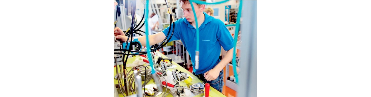 Mechatronics technician