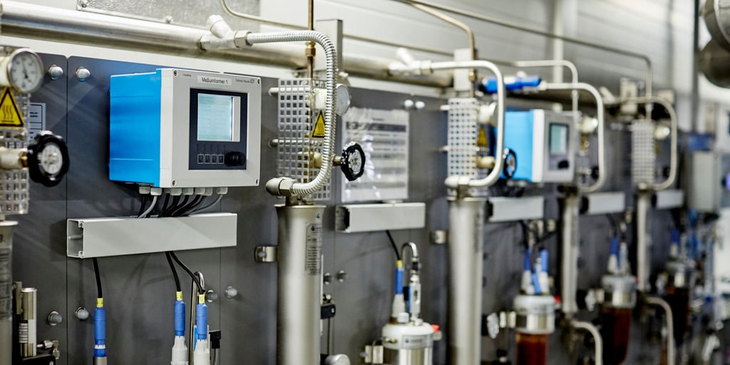 Platine d'analyse pour le cycle eau/vapeur dans la centrale de cogénération de chaleur et d'électricité de Zwickau Süd Platine d'analyse pour le cycle eau/vapeur dans la centrale de cogénération de chaleur et d'électricité de Zwickau Süd