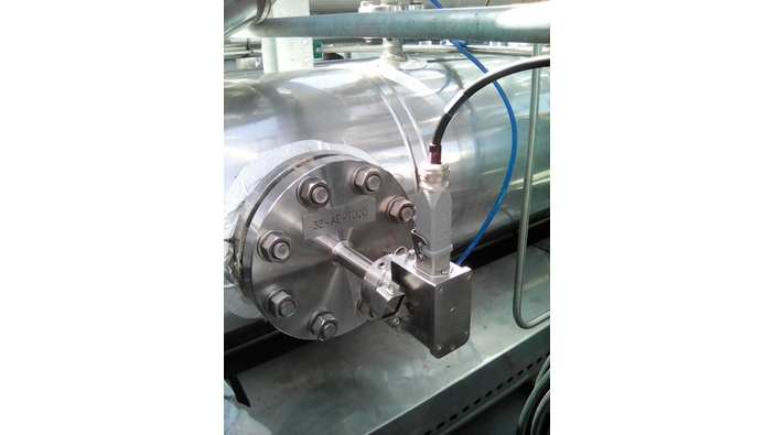 Sonde Raman Rxn-41 installée sur une ligne de transfert de navires de ravitaillement en GNL