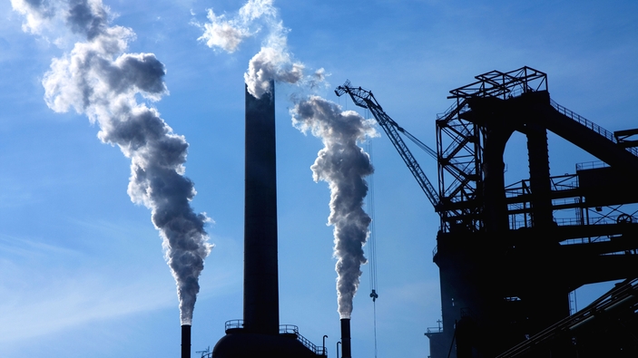 Bild von Kohlendioxidemissionen in einer  Industrieanlage