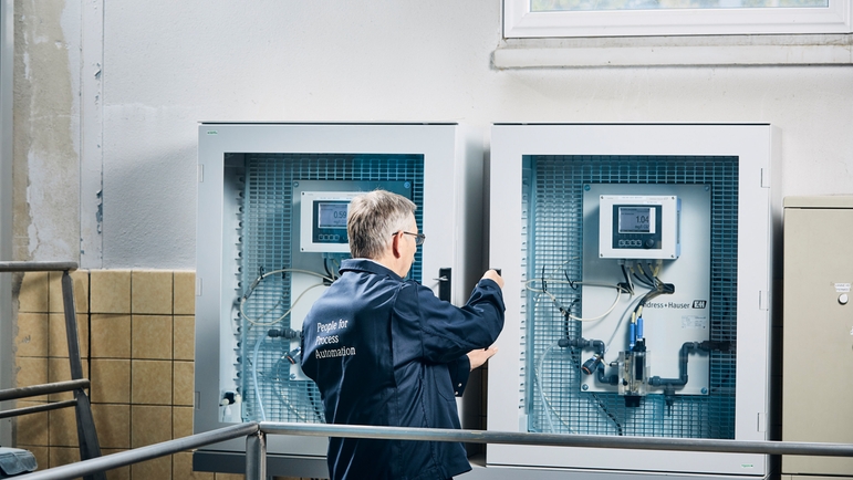 Manutenzione di un pannello di monitoraggio per il riutilizzo dell'acqua nell'industria chimica