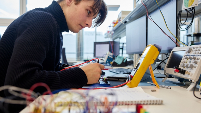 An apprentice at Endress+Hauser.