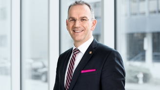 Endress+Hauser vollzieht den angekündigten Wechsel an der Firmenspitze: Dr. Peter Selders übernimmt als CEO.
