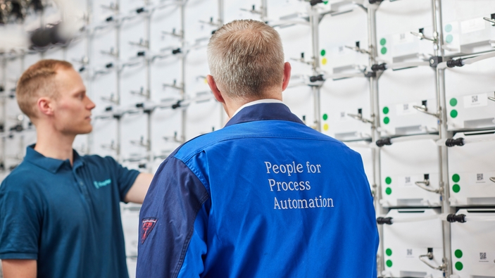 Die modularen AEM-Elektrolyseure können zur Produktionssteigerung zu Strings kombiniert werden